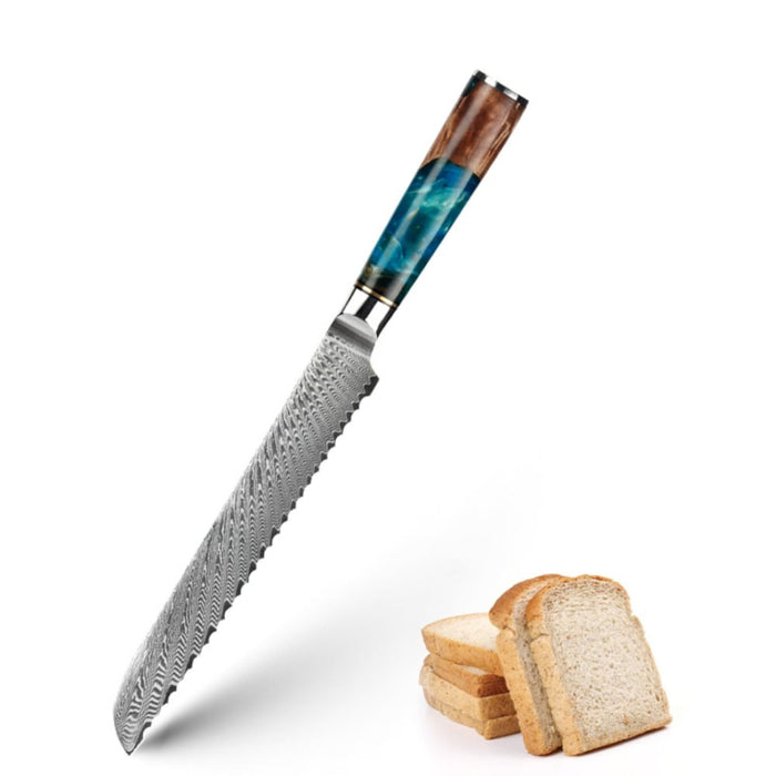 Mikkusu Damast-Brotmesser neben Brotscheiben